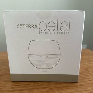 doTERRA Petal Aroma Diffuser in White and Gray